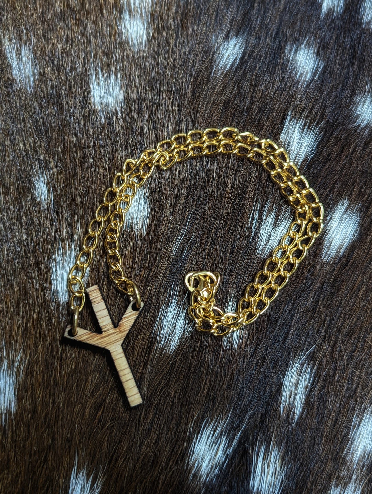 Oak Algiz Pendant on 16 Inch 10k Gold Plate Chain