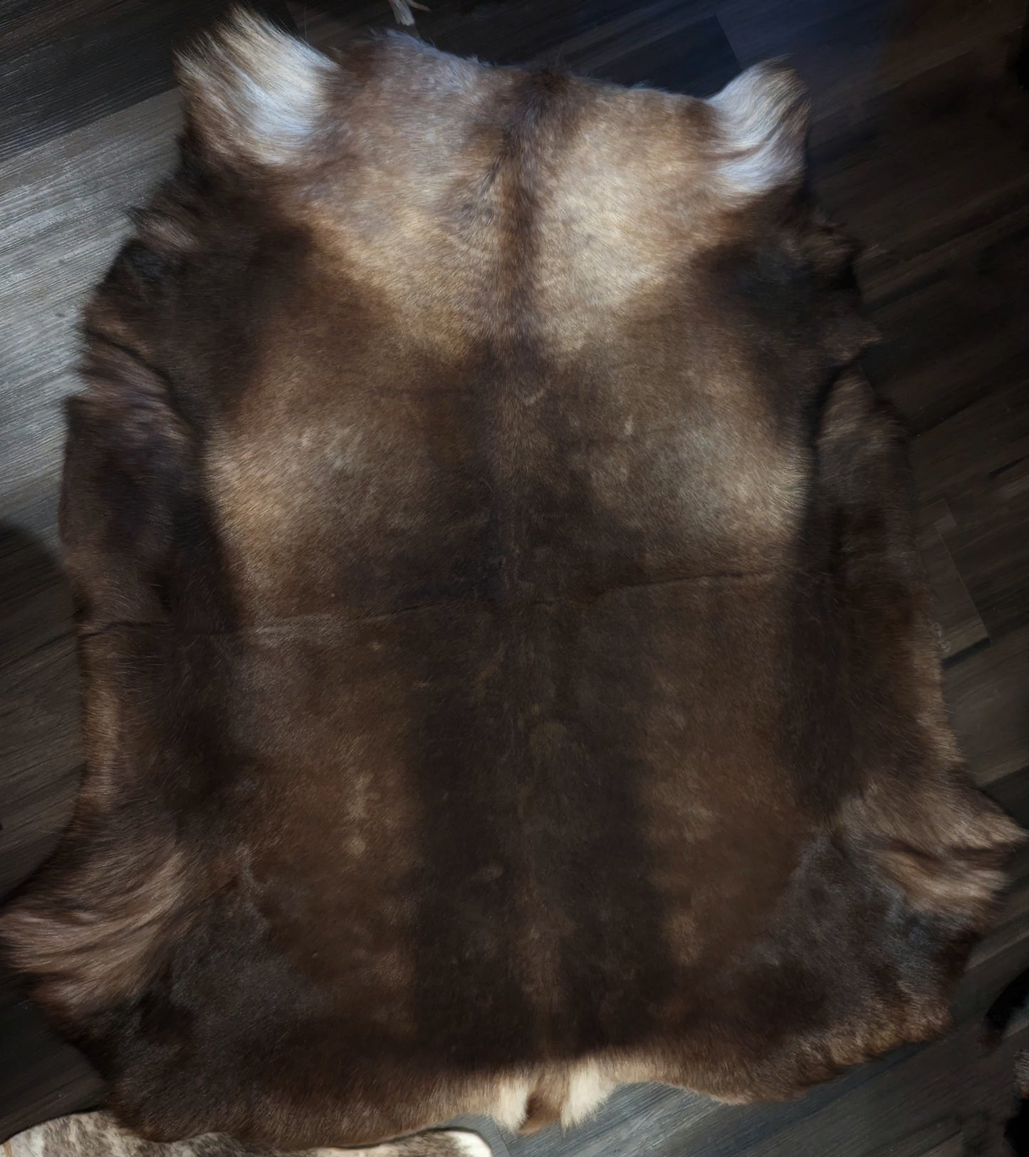 3x Dark Hides