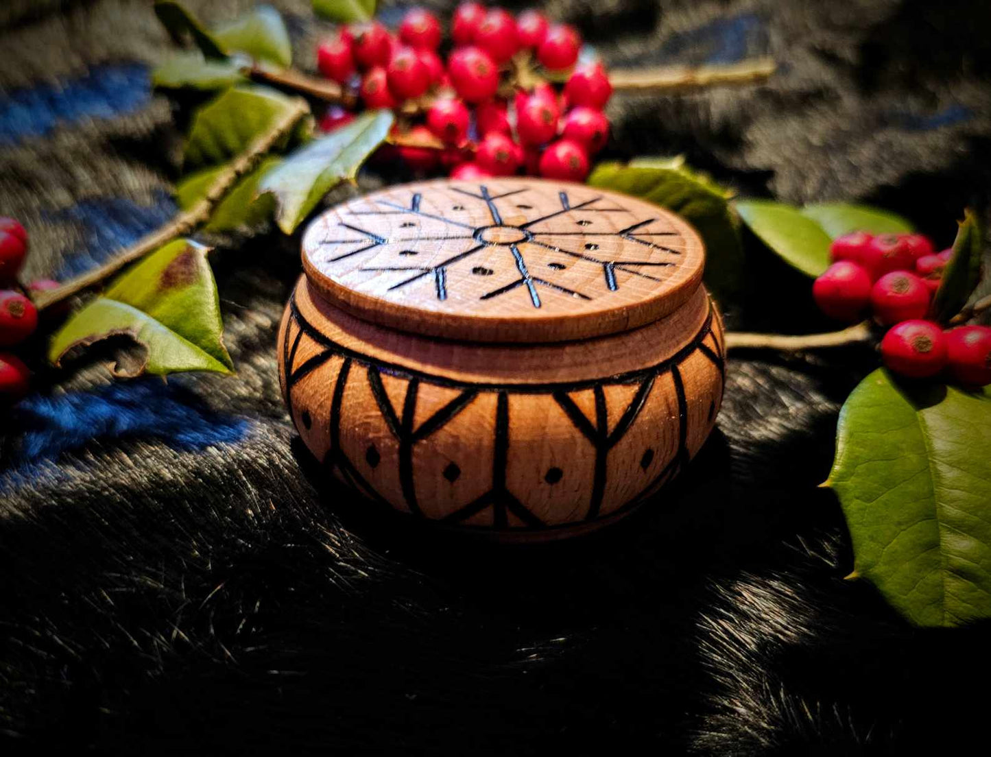 Snowflake Stave Algiz Wood Small Box