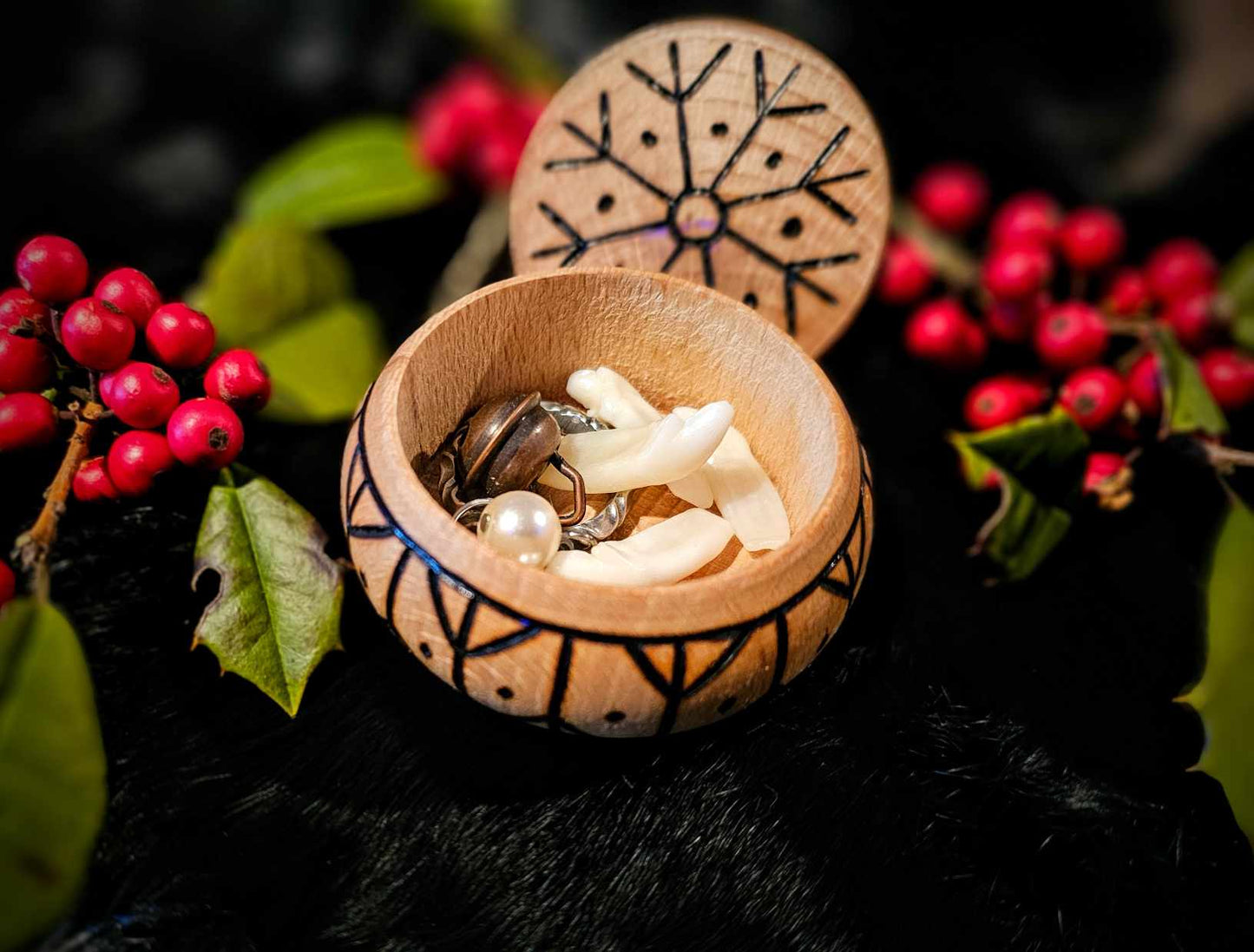 Snowflake Stave Algiz Wood Small Box