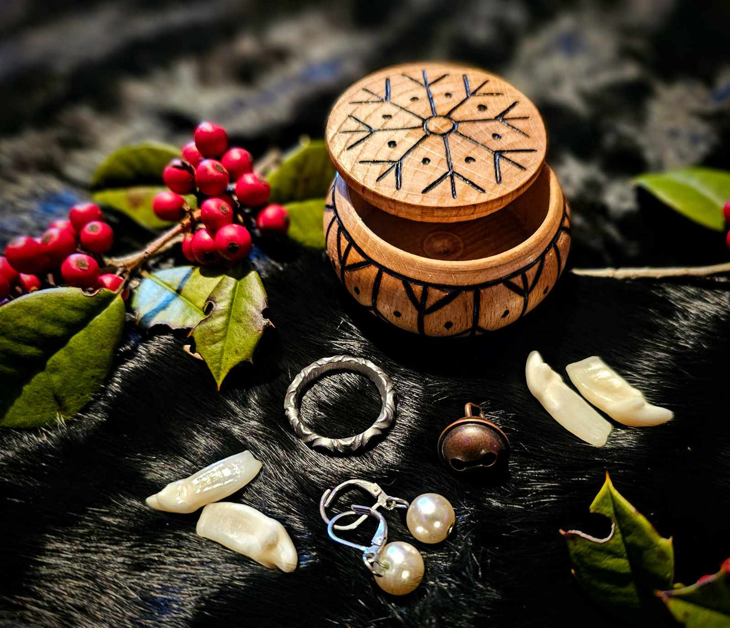 Snowflake Stave Algiz Wood Small Box