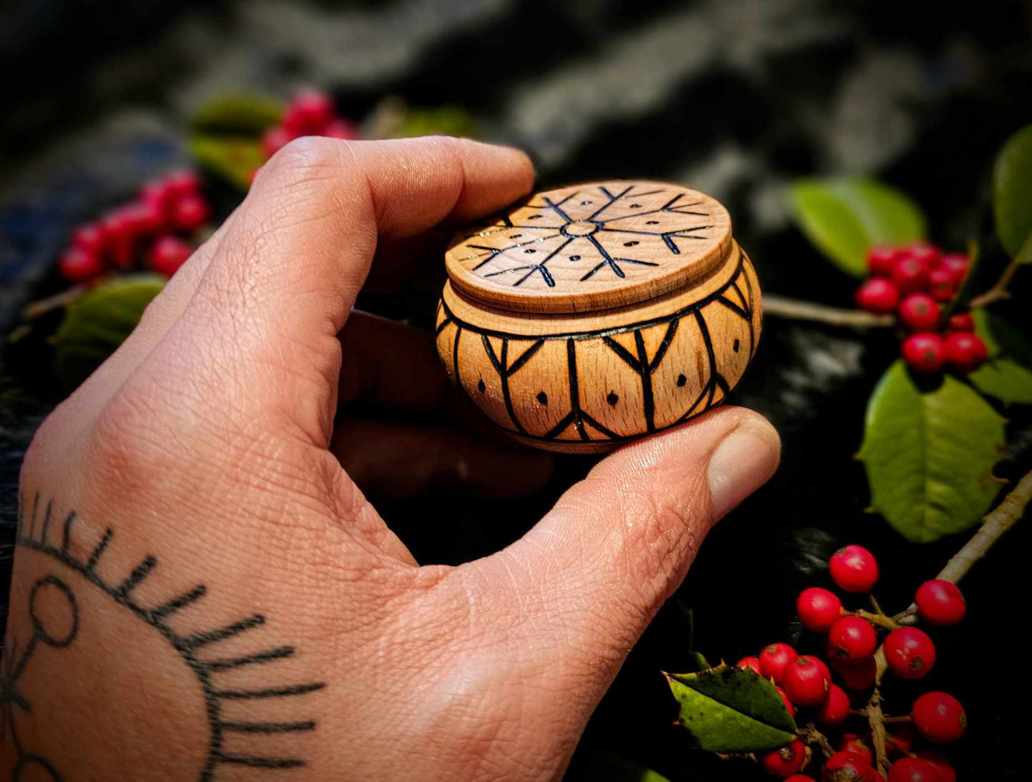 Snowflake Stave Algiz Wood Small Box