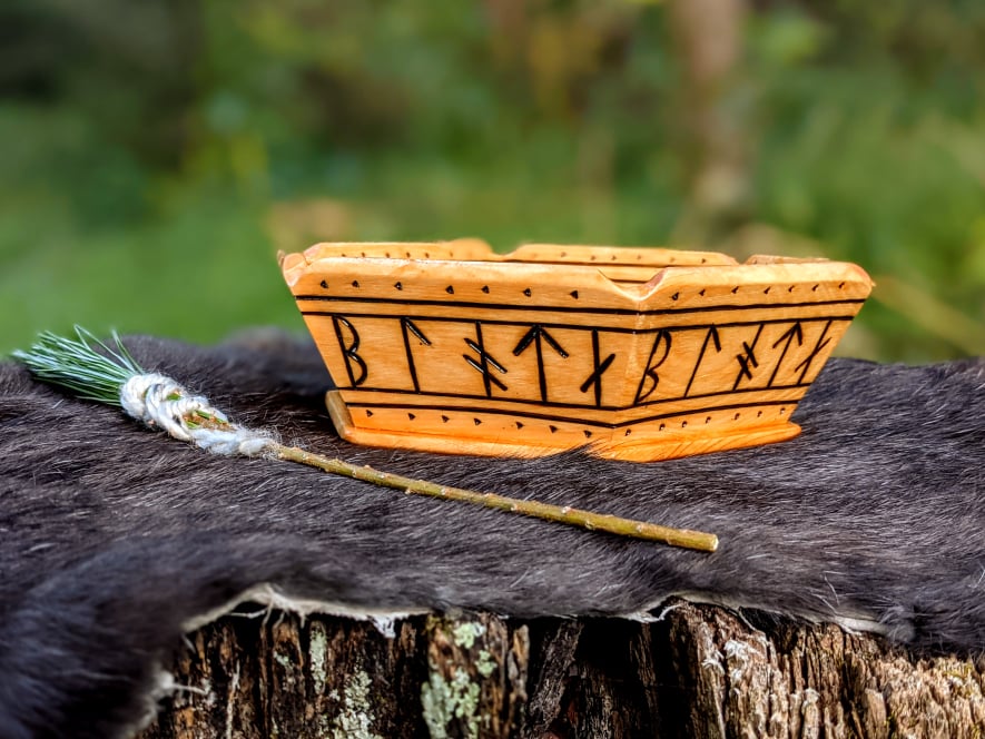 Blotjarl Hlautboli Norse Pagan Altar Bowl Offering Plate Blot Bowl Runes + Incantations