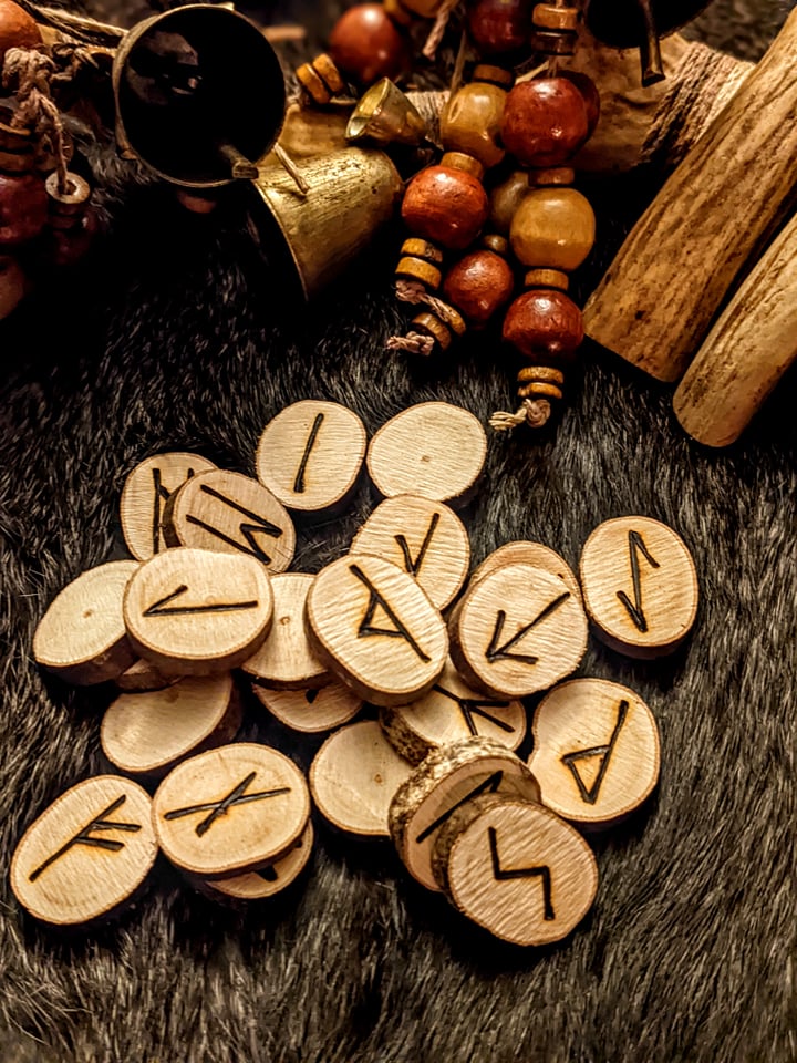 Set of 24 Alder Wood Elder Futhark Runes | Natural Branch