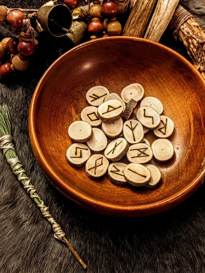 Set of 24 Alder Wood Elder Futhark Runes | Natural Branch