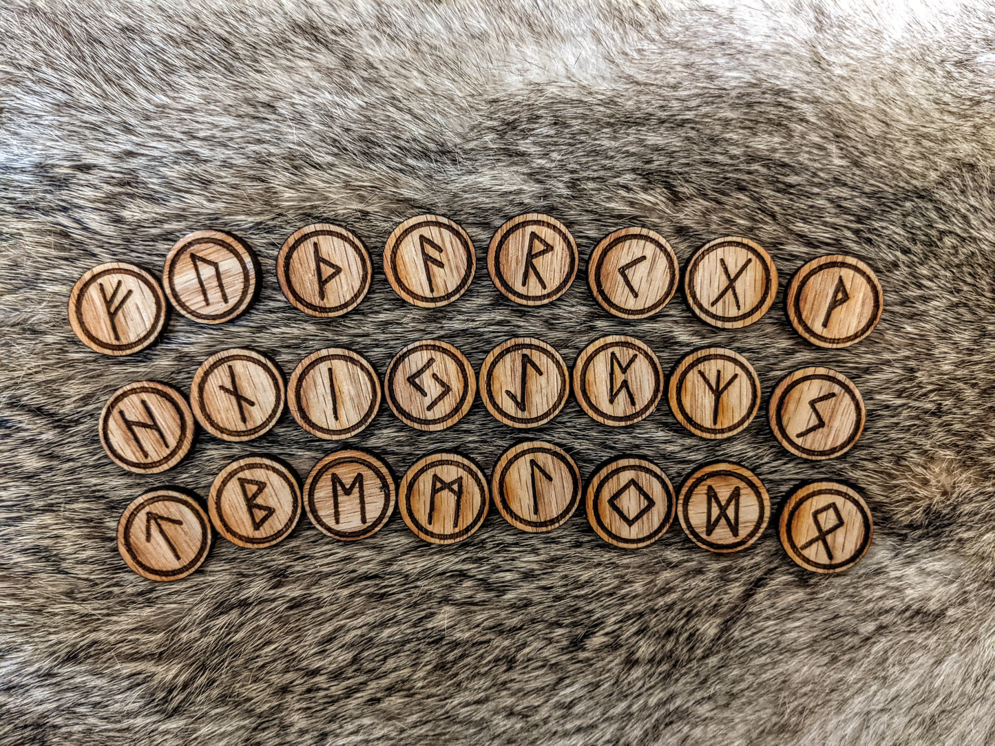 Norse Pagan Asatru Heathen Altar Box Bundle - Runamal | Oak Rune Set | Comb | Notebook | Tjarved | Matches | Mjolnir Pendant |