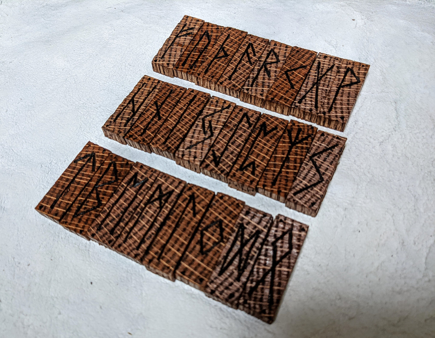 Red Oak Rune Sticks Jormungandr Sand Tray Nornir Blind Pull Rune Set