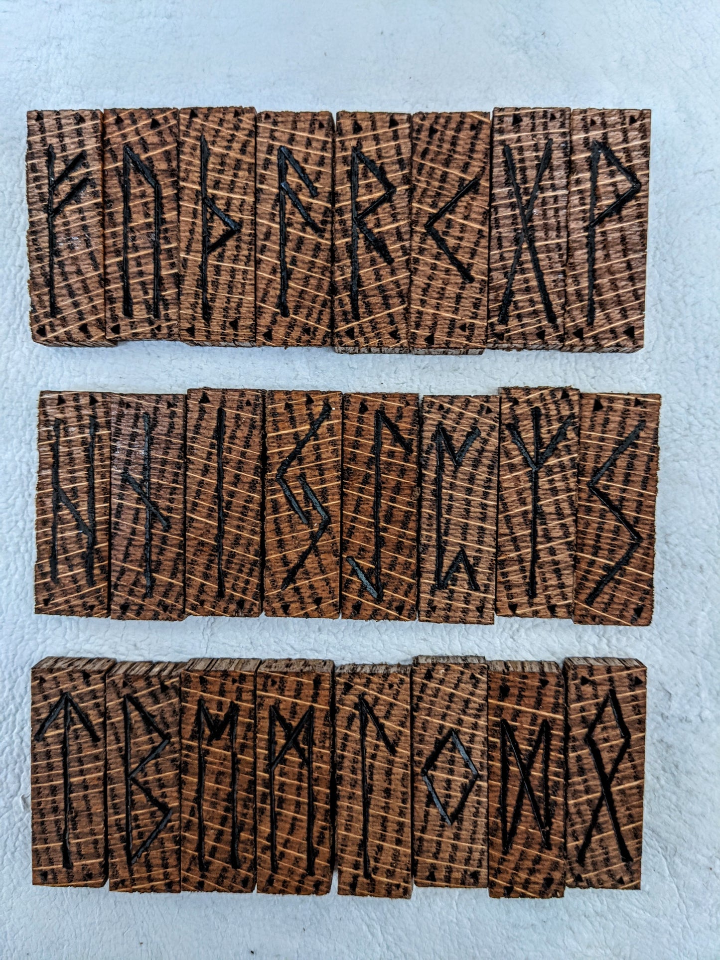 Red Oak Rune Sticks Jormungandr Sand Tray Nornir Blind Pull Rune Set