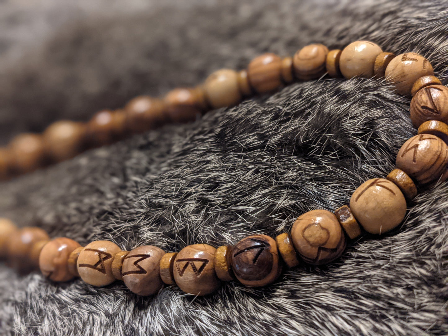 Heathen Runic Meditation Beads Shaman Asatru Volva Rune Bead Strand Beaded Wooden Necklace Galdr Chain