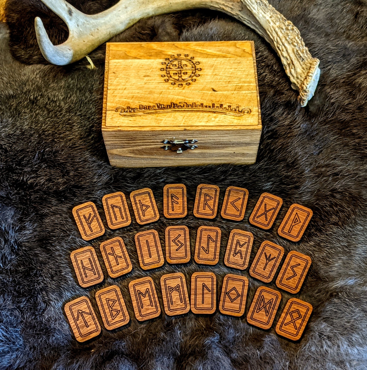 Felted Drakkar /Sun Wheel Rune Chest / Box Mahogany 24 Elder Futhark Rune Set