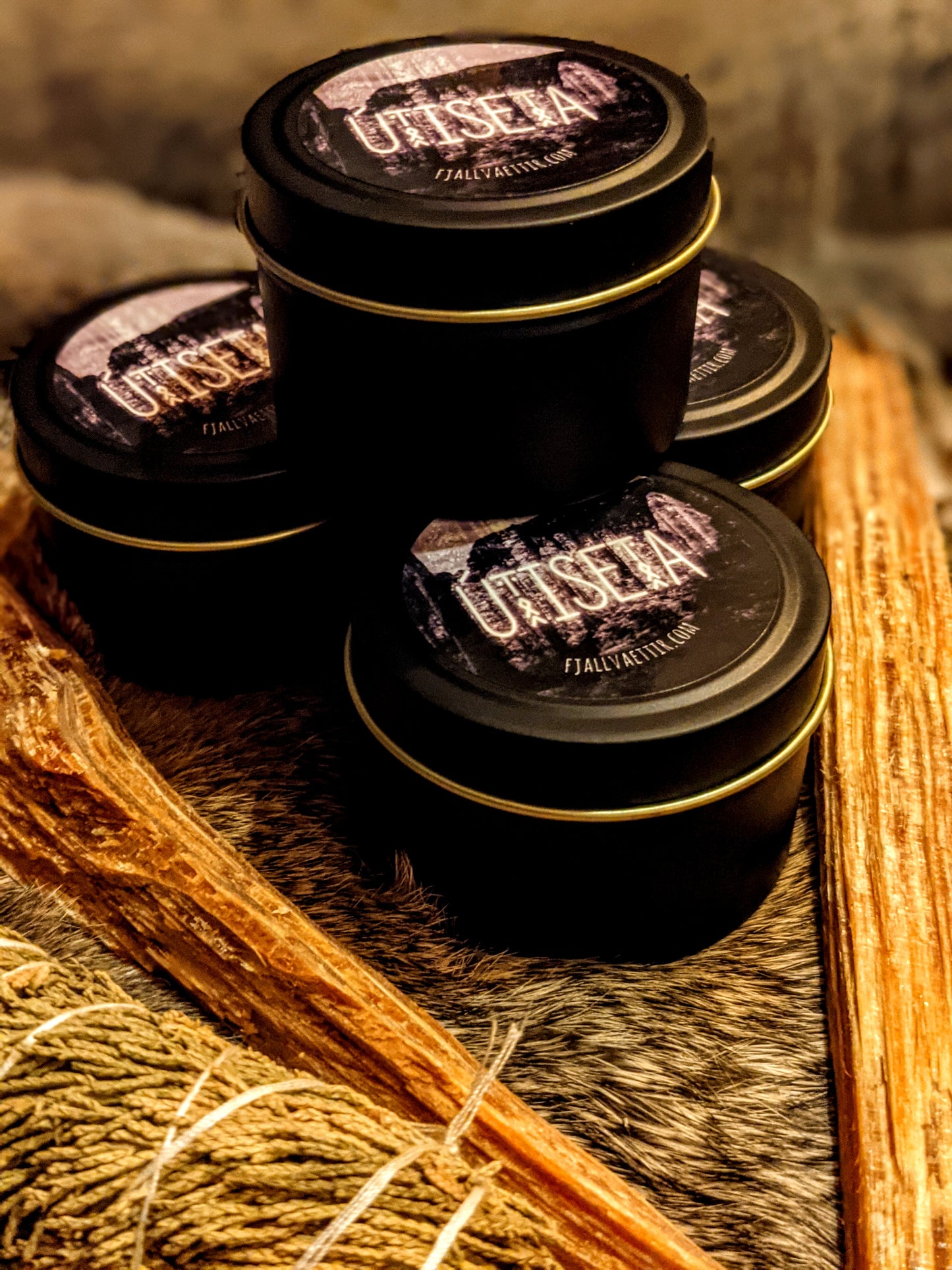Utiseta 4oz Black Tin Candle | Wet Stone + Soil