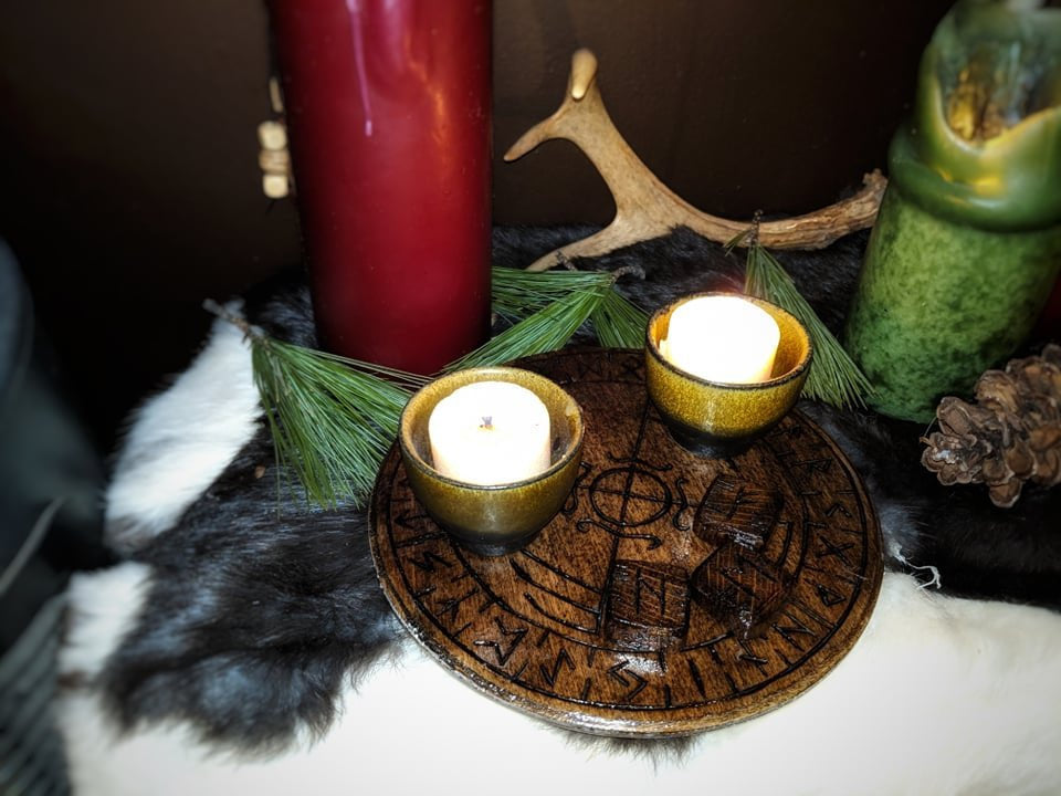 Ginfaxi Altar Plate Heathen Asatru Norse Pagan Religious Decor Pine Wood Elder Futhark Alphabet Runes Active Icelandic Magic Stave