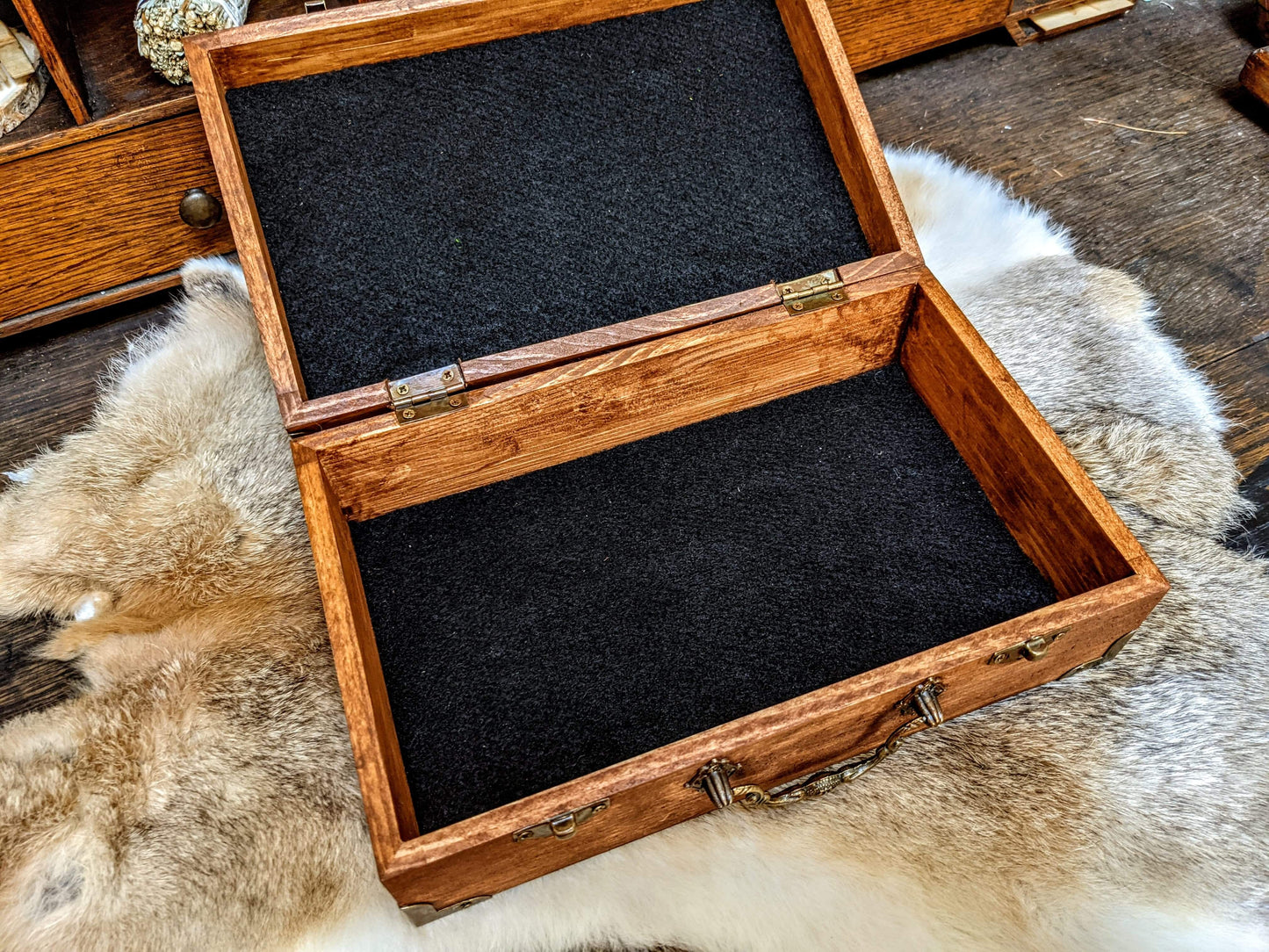 Norse Pagan Asatru Heathen Altar Box Bundle - Runamal | Oak Rune Set | Comb | Notebook | Tjarved | Matches | Mjolnir Pendant |