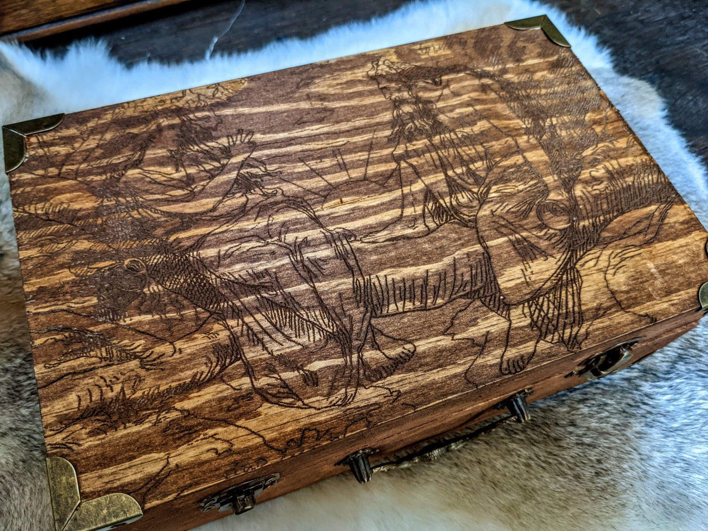 Norse Pagan Asatru Heathen Altar Box Bundle - Runamal | Oak Rune Set | Comb | Notebook | Tjarved | Matches | Mjolnir Pendant |